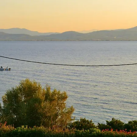 בית נופש Luxury Beach House Viewing At The Corinthian Gulf