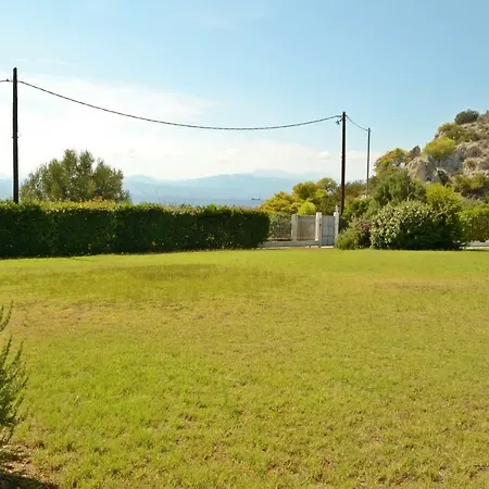 Luxury Beach House Viewing At The Corinthian Gulf בית נופש