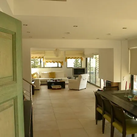 Luxury Beach House Viewing At The Corinthian Gulf בית נופש אגם ווליאגמני