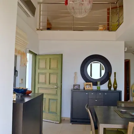 Luxury Beach House Viewing At The Corinthian Gulf 불리아그메니 호수